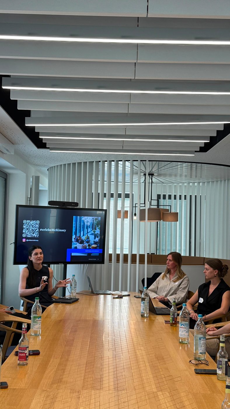 Women@Dualer Talk beim Präsenz-Event mit McKinsey