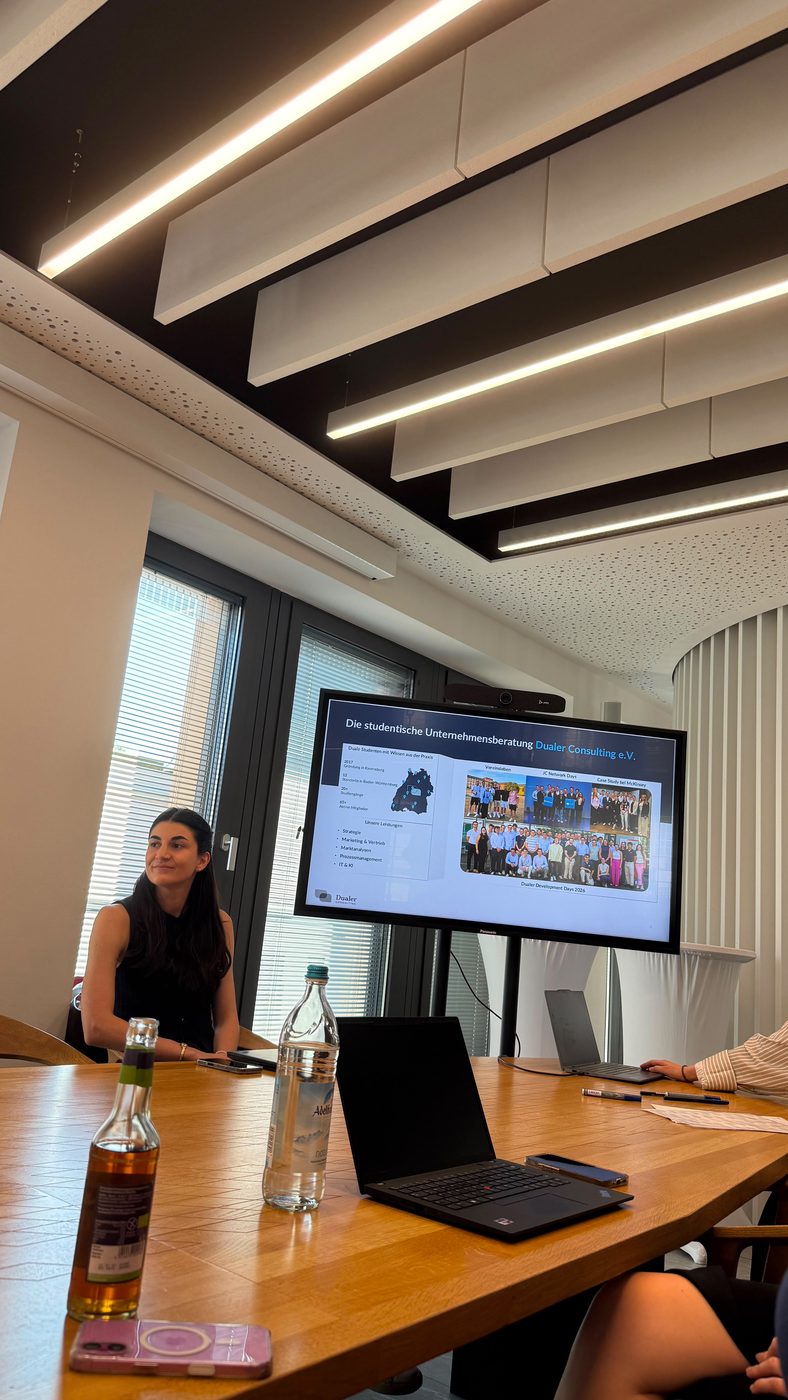 Vorstellung von Dualer Consulting beim Women@Dualer Event mit McKinsey
